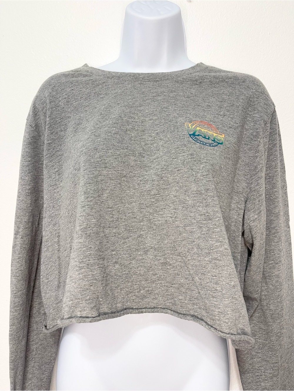 Vans Gray Cropped Long-Sleeve T-Shirt PTP 22”-24” EUC
